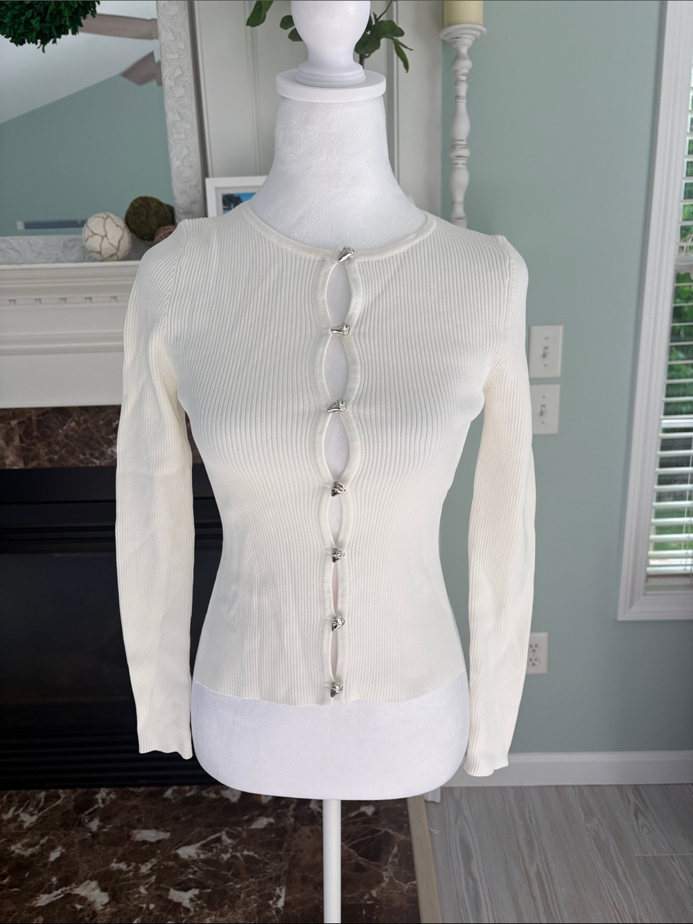 Zara Cream Ribbed Long-Sleeve Top with Ring-Link Front